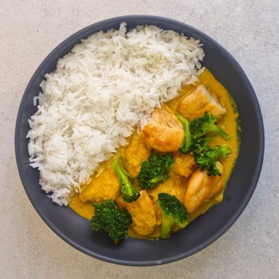 Hähnchengeschnetzeltes mit Paprika-Curry-Soße, Basmatireis und Gemüse